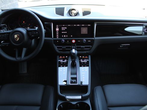 New 2025 Porsche Macan image 22