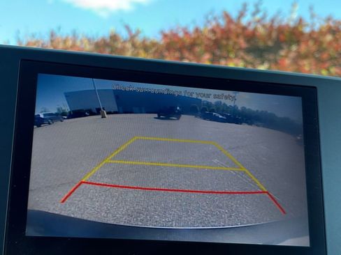 Used 2022 Hyundai Kona SE image 16