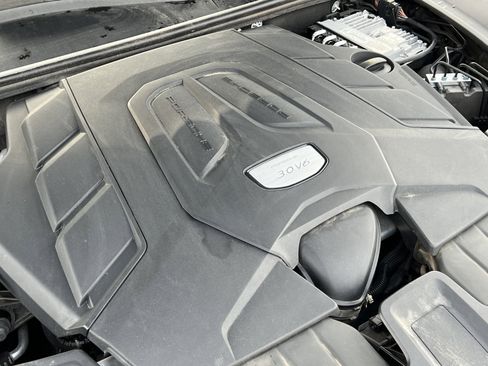 Certified 2022 Porsche Cayenne Coupe image 35