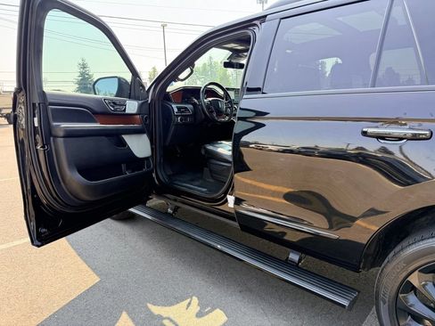 Certified 2021 Lincoln Navigator Reserve AWD/4WD image 36