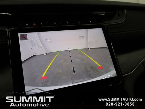 New 2025 Jeep Grand Cherokee Limited w/ Black Appearance Package image 17