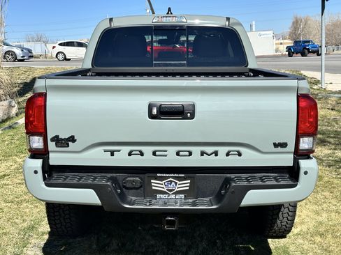 Used 2023 Toyota Tacoma Trail Special Edition w/ Trail Edition image 8