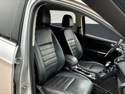 Used 2016 Ford Escape Titanium image 32