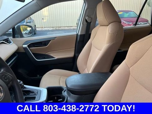 Used 2022 Toyota RAV4 LE FWD image 10