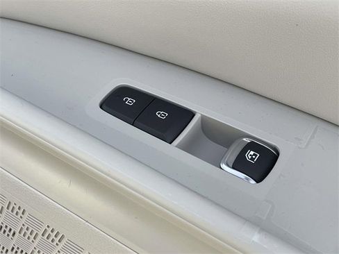 New 2026 Kia Carnival EX image 17