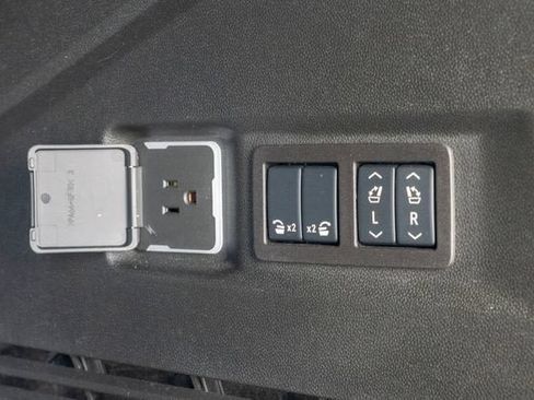 Used 2026 GMC Yukon AT4 w/ AT4 Premium Plus Package AWD/4WD image 26