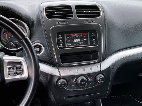 Used 2018 Dodge Journey SXT w/ Connectivity Group image 9