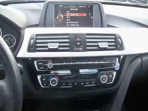 Used 2016 BMW 320i xDrive Sedan image 13
