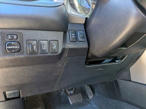 Used 2017 Toyota RAV4 Platinum image 16