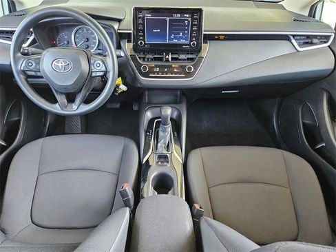 Used 2021 Toyota Corolla LE image 24