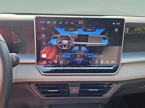 Certified 2026 Volkswagen Tiguan SE R-Line AWD/4WD image 18