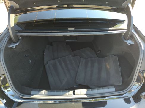 Used 2024 BMW i7 M70 w/ Executive Package image 36