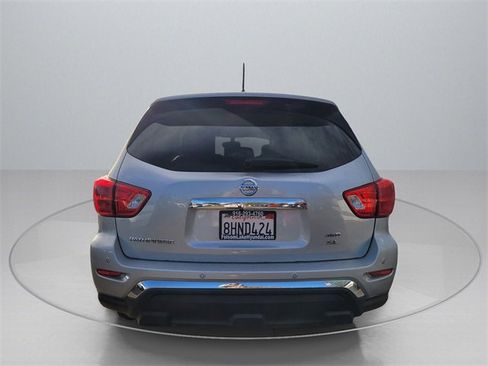 Used 2018 Nissan Pathfinder SL image 7