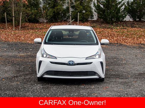 Used 2022 Toyota Prius L Eco image 2