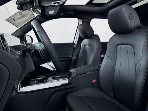 New 2026 Mercedes-Benz GLB 250 GLB 250 image 14