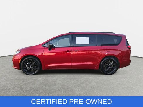 Used 2025 Chrysler Pacifica Limited FWD image 8
