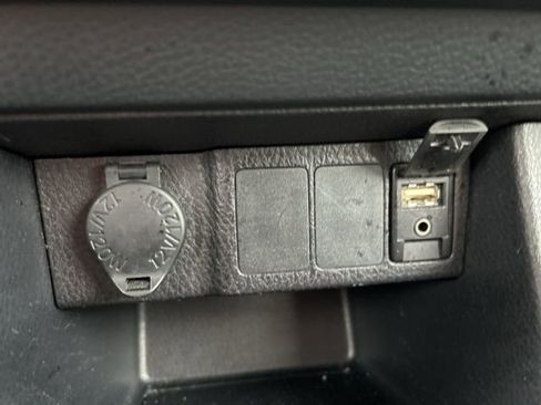 Used 2016 Toyota Corolla LE image 21