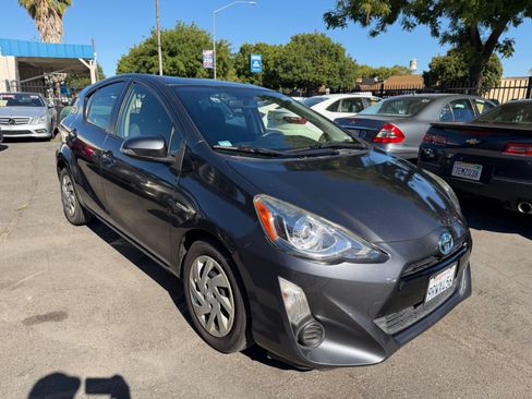 Used 2015 Toyota Prius C Three FWD image 3