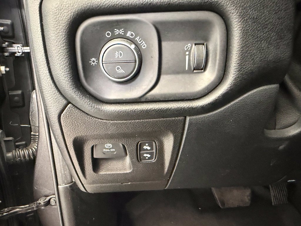 Used 2021 RAM 1500 Big Horn RWD image 42