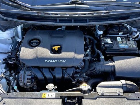 Used 2018 Kia Forte LX image 9