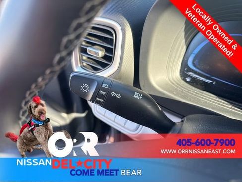 Used 2025 Hyundai Venue SEL FWD image 19