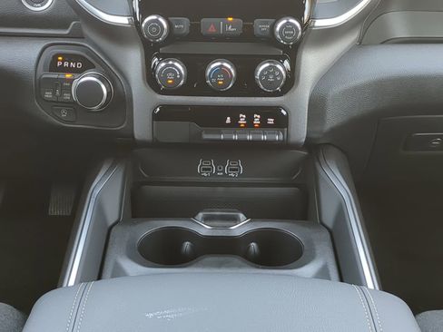 New 2026 RAM 1500 Express AWD/4WD image 17