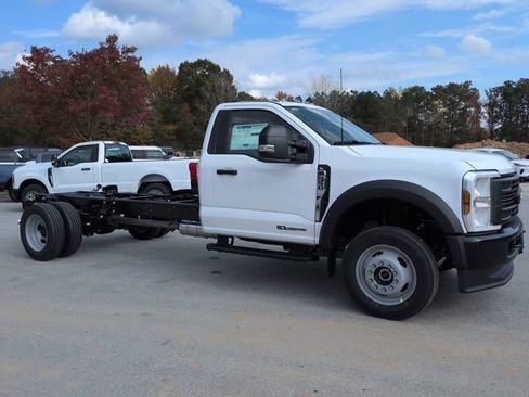 New 2026 Ford F550 XL image 2