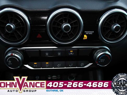 Used 2025 Nissan Sentra SV FWD image 32