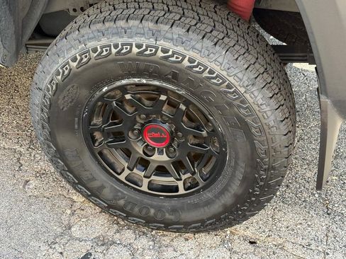 Used 2023 Toyota Tacoma TRD Pro AWD/4WD image 9