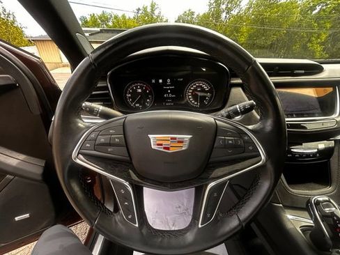 Used 2022 Cadillac XT5 Premium Luxury w/ Technology Package AWD/4WD image 12