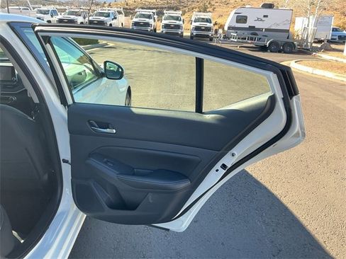 Used 2022 Nissan Altima 2.5 SV image 22