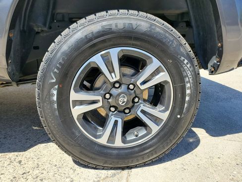 Used 2017 Toyota Tacoma TRD Sport w/ Tow Package image 56