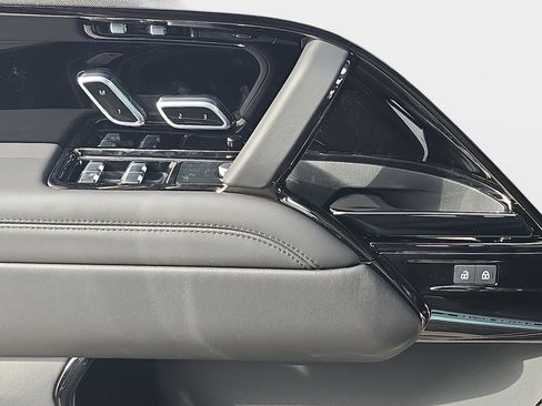 New 2026 Land Rover Range Rover Sport SV image 29