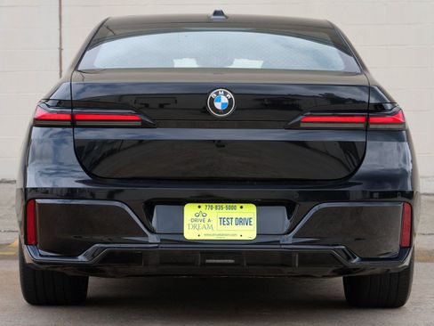 Used 2023 BMW 740i RWD image 11