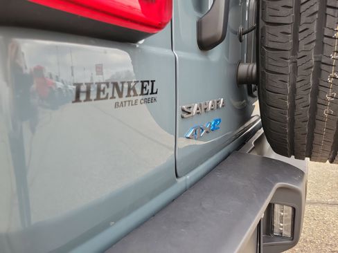 Used 2025 Jeep Wrangler Unlimited Sahara image 20