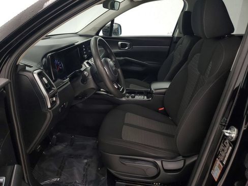 Used 2022 Kia Sorento LX FWD image 12