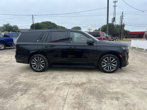 Used 2021 Cadillac Escalade Sport Platinum RWD image 2