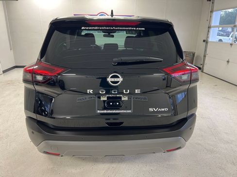 Used 2023 Nissan Rogue SV AWD/4WD image 9