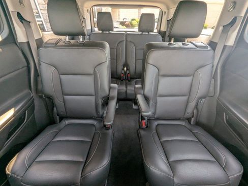 Used 2019 GMC Acadia SLT AWD/4WD image 24