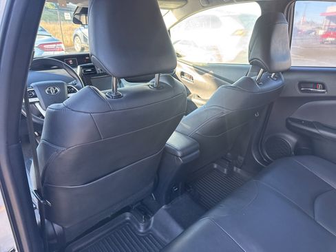 Used 2017 Toyota Prius Three Touring image 11