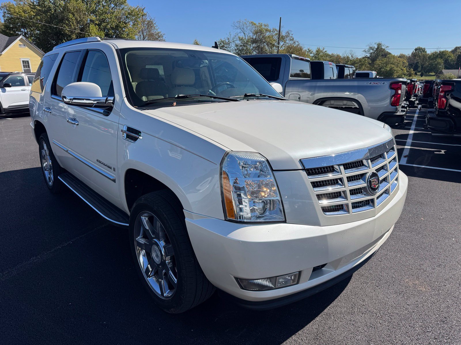 Used 2007 Cadillac Escalade AWD w/ Climate Package image 8