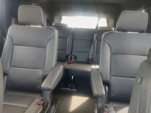 Used 2024 Chevrolet Tahoe Premier RWD image 13