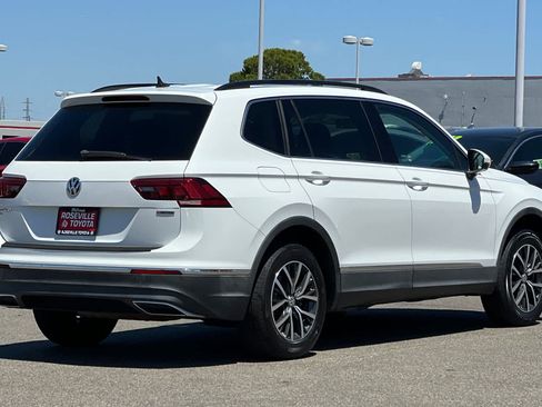 Used 2020 Volkswagen Tiguan SE AWD/4WD image 2