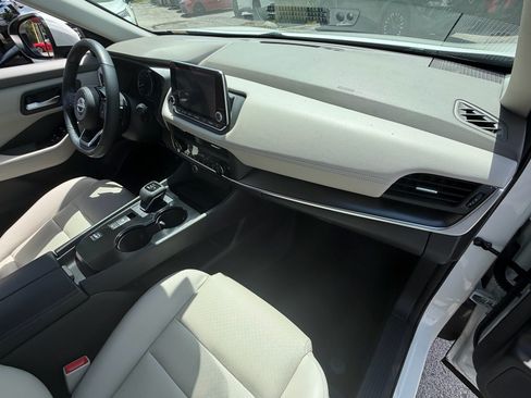 Certified 2023 Nissan Rogue SV w/ SV Premium B Package FWD image 19
