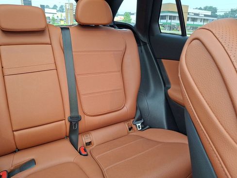 Used 2025 Mercedes-Benz GLC 300 4MATIC image 14