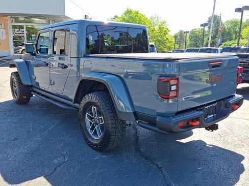 Certified 2024 Jeep Gladiator Mojave AWD/4WD image 4