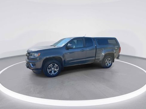 Used 2017 Chevrolet Colorado Z71 w/ LPO, Premium Interior Package AWD/4WD image 4