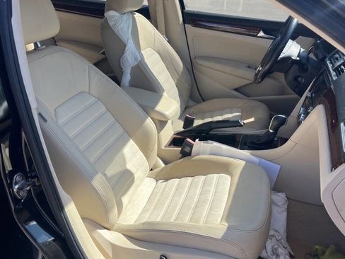 Used 2012 Volkswagen Passat TDI SEL Premium FWD image 11