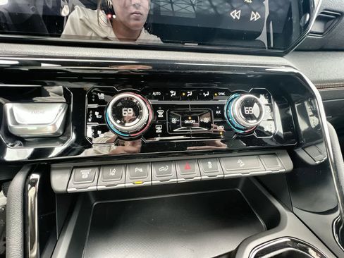 New 2026 GMC Sierra 2500 AT4 w/ AT4 Premium Plus Package image 18