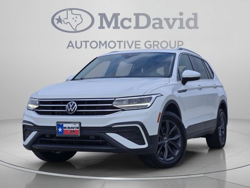 Used 2022 Volkswagen Tiguan SE AWD/4WD image 1